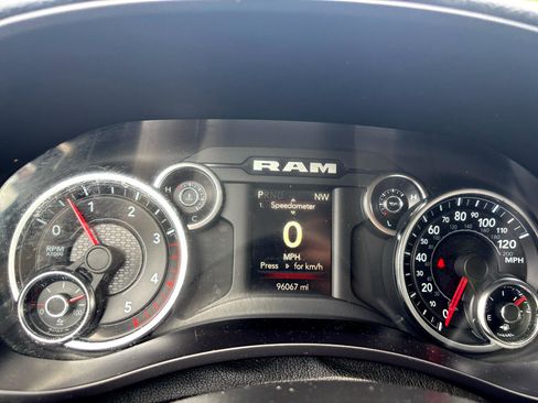 Used 2022 RAM 3500 Big Horn image 31