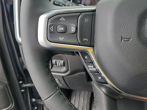 Used 2025 RAM 1500 Big Horn AWD/4WD image 31