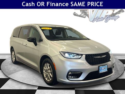 Used 2024 Chrysler Pacifica Touring-L FWD image 1