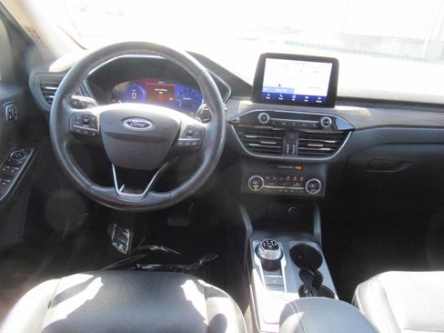 Used 2020 Ford Escape Titanium AWD/4WD image 18