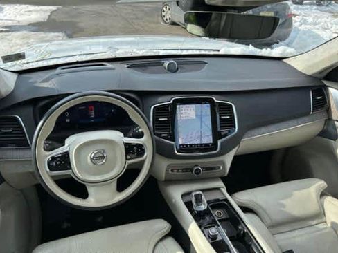Certified 2023 Volvo XC90 T8 Ultimate w/ Lounge Package image 3