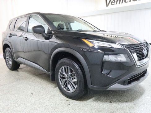 Used 2023 Nissan Rogue S AWD/4WD image 5