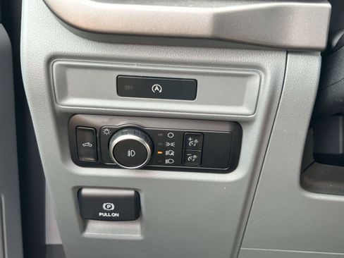 Used 2025 Ford F150 XLT AWD/4WD image 19