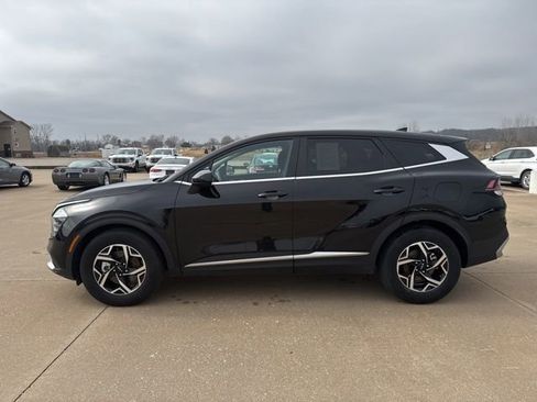 Used 2025 Kia Sportage LX image 6