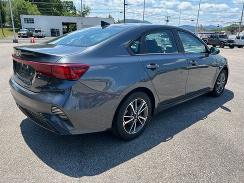 Used 2023 Kia Forte LXS FWD image 3