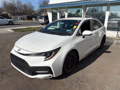 Used 2020 Toyota Corolla SE image 2