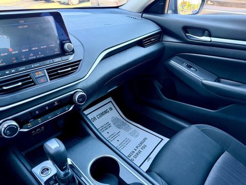 Used 2022 Nissan Altima 2.5 SV FWD image 42