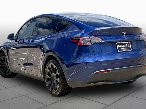 Used 2025 Tesla Model Y Long Range RWD image 11