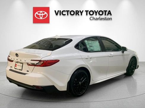 New 2026 Toyota Camry SE FWD image 7