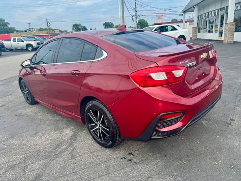 Used 2017 Chevrolet Cruze LT w/ Sun And Sound Package FWD image 7