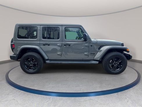 Used 2019 Jeep Wrangler Unlimited Sahara AWD/4WD image 5
