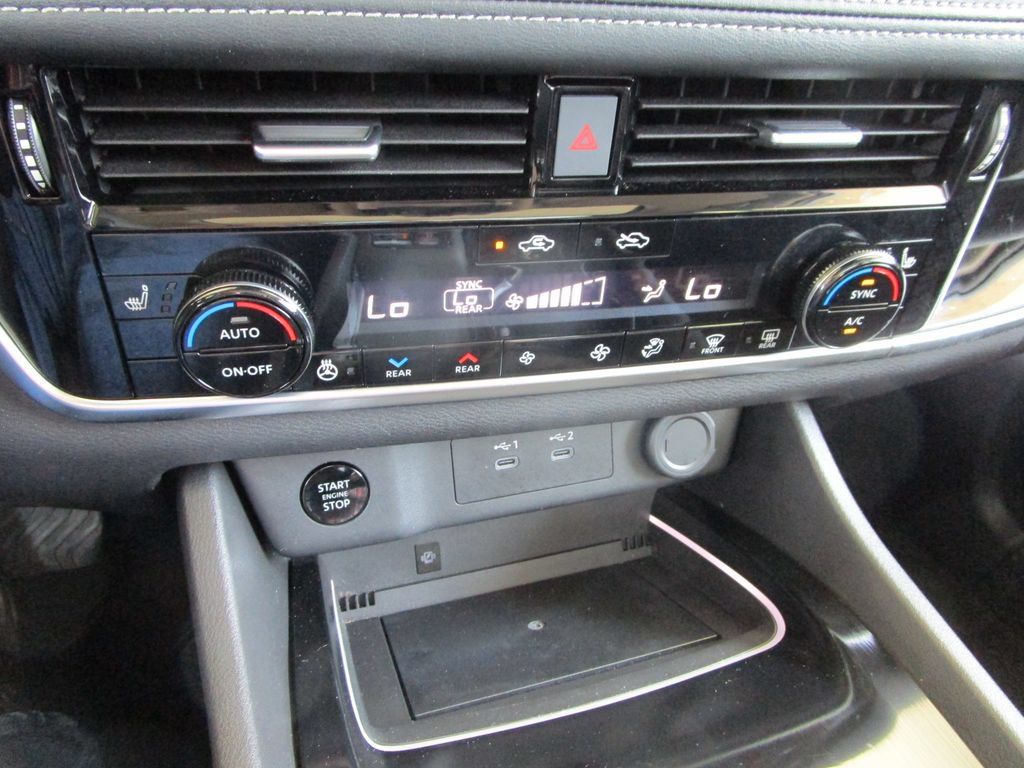 Used 2025 Nissan Rogue SL w/ Tech Package FWD image 41