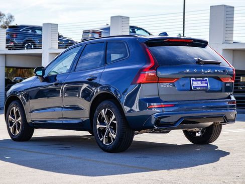 New 2026 Volvo XC60 B5 Core w/ Climate Package image 4