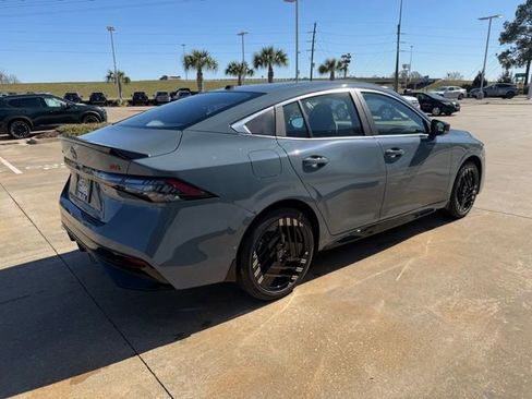 New 2026 Nissan Sentra SR w/ Floor Mat Package image 5