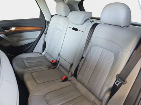 Used 2023 Audi Q5 2.0T Premium w/ Convenience Package AWD/4WD image 17