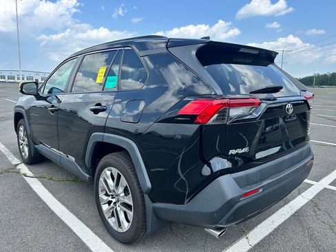 Used 2019 Toyota RAV4 XLE Premium w/ Cold Weather Package AWD/4WD image 3