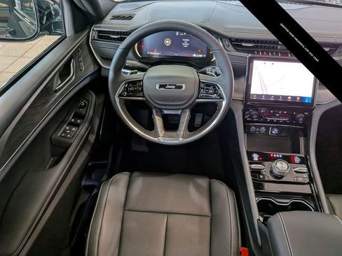 New 2025 Jeep Grand Cherokee Overland w/ Luxury Tech Group IV image 17