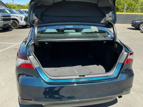 Used 2021 Toyota Camry LE w/ Carpet Mat Package (TMS) FWD image 25