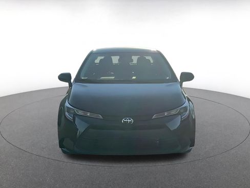 Used 2025 Toyota Corolla LE image 4