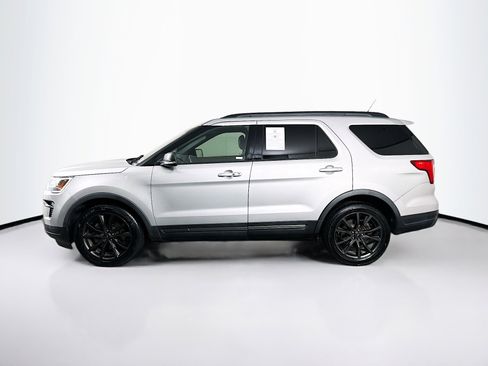 Used 2019 Ford Explorer XLT w/ Equipment Group 202A FWD image 4