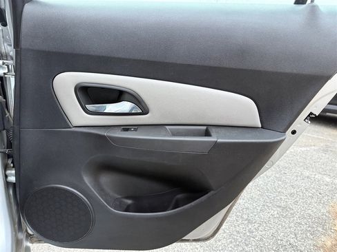 Used 2014 Chevrolet Cruze LT image 28