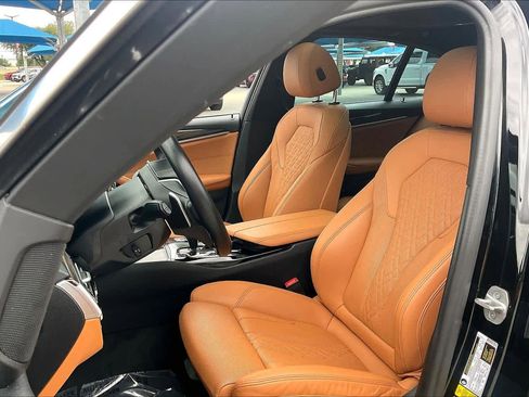 Used 2021 BMW 530e w/ Parking Assistance Package image 9