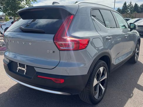 Used 2024 Volvo XC40 B5 Plus AWD/4WD image 6