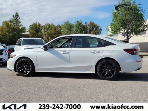 Used 2025 Honda Civic Sport image 3