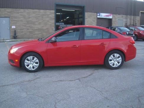 Used 2014 Chevrolet Cruze LS FWD image 8