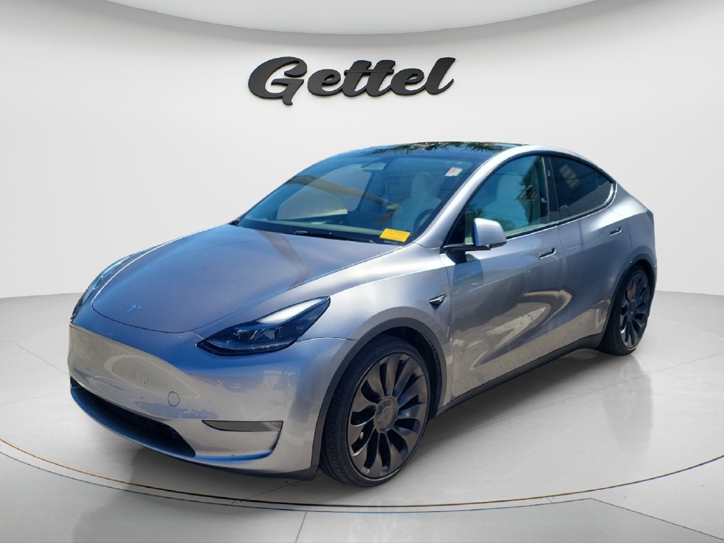 Used 2024 Tesla Model Y Performance AWD/4WD image 1