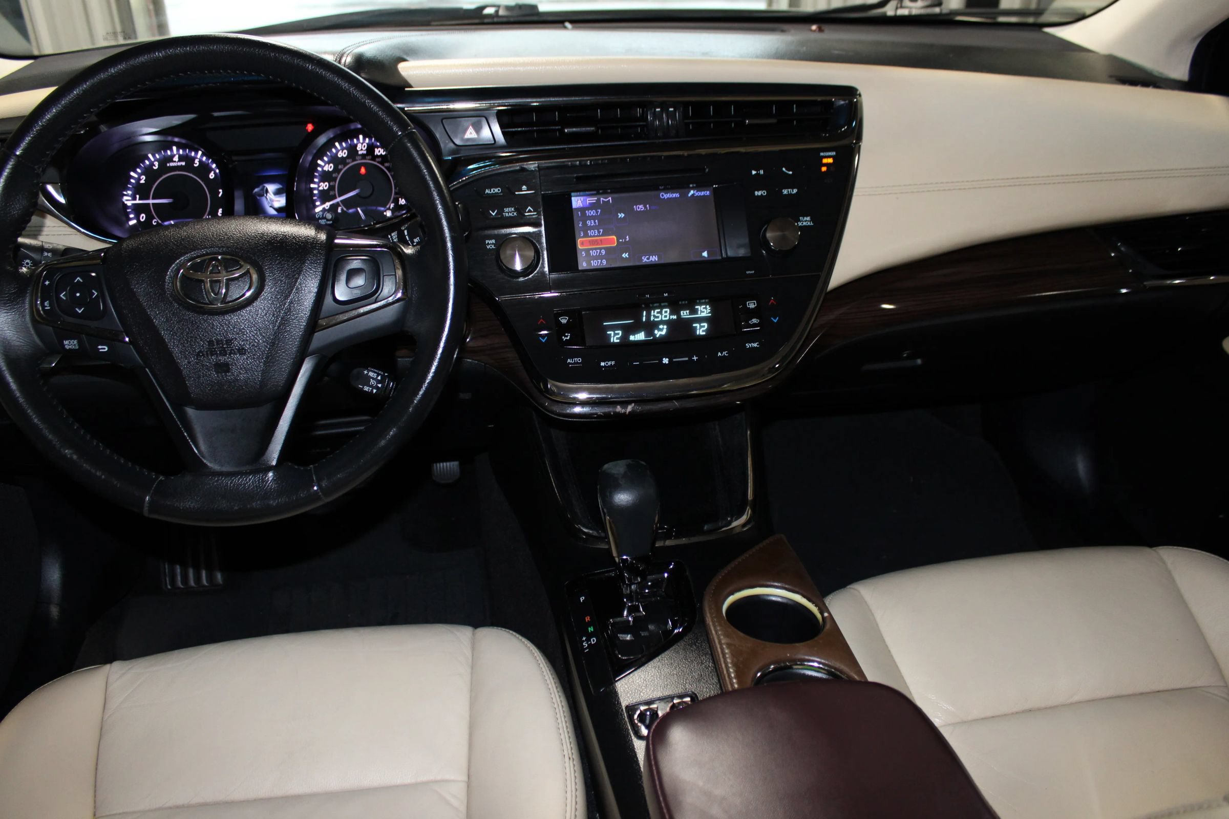 Used 2014 Toyota Avalon XLE FWD image 13