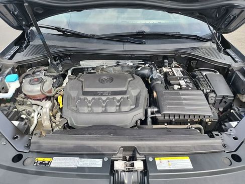 Used 2022 Volkswagen Tiguan SE R-Line image 33