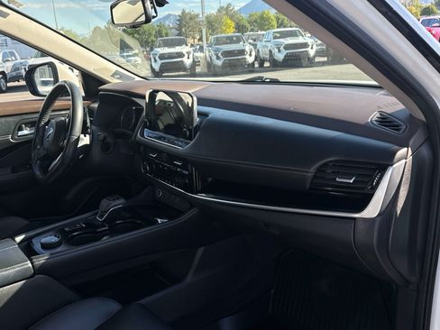 Used 2023 Nissan Rogue SL w/ SL Premium Package AWD/4WD image 10