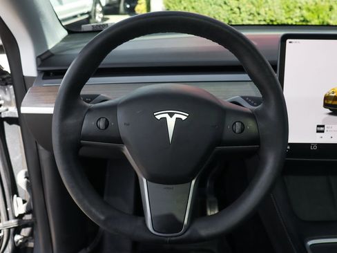 Used 2023 Tesla Model Y Long Range image 20
