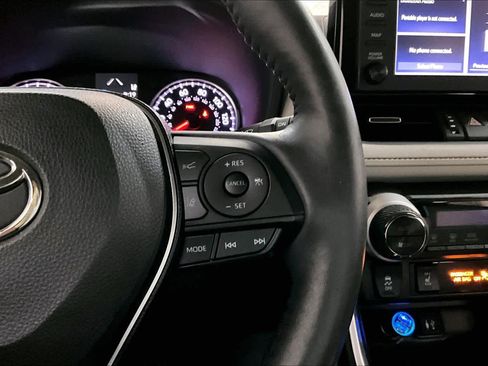 Used 2019 Toyota RAV4 XLE Premium w/ Cold Weather Package image 21