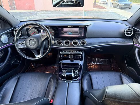 Used 2017 Mercedes-Benz E 400 4MATIC Wagon image 18