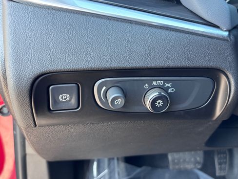 Used 2019 Buick Enclave Premium AWD/4WD image 19