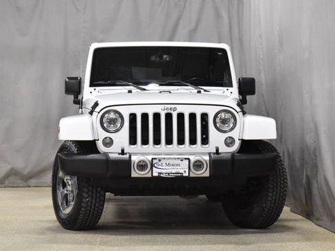 Used 2017 Jeep Wrangler Unlimited Sahara w/ Max Tow Package image 4
