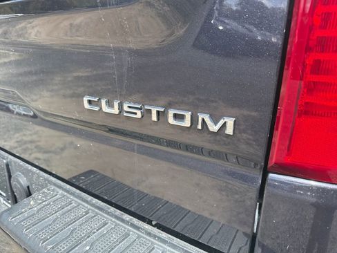 Used 2023 Chevrolet Silverado 1500 Custom image 16