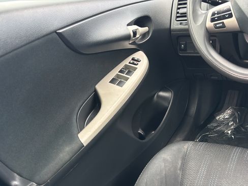 Used 2013 Toyota Corolla S FWD image 20