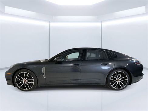 Used 2023 Porsche Panamera 4 Platinum Edition image 2