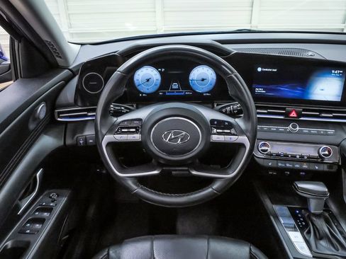 Used 2022 Hyundai Elantra Limited FWD image 20