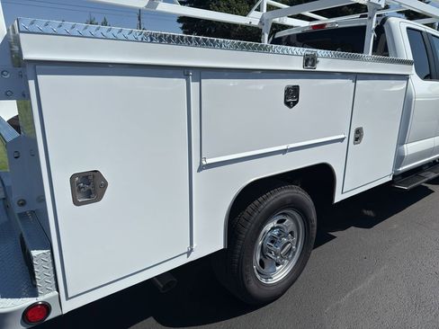 New 2025 Ford F350 XL w/ XL Chrome Package image 9