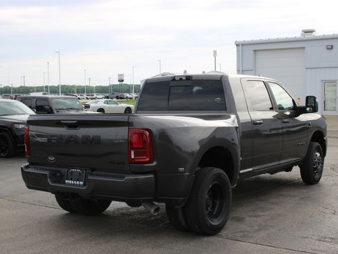 Used 2025 RAM 3500 Laramie w/ Night Edition AWD/4WD image 8