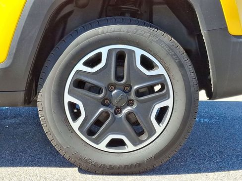 Used 2015 Jeep Renegade Trailhawk image 35