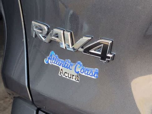 Used 2022 Toyota RAV4 LE image 13
