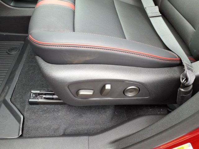 New 2027 Chevrolet Traverse RS w/ LPO, Floor Liner Package AWD/4WD image 7
