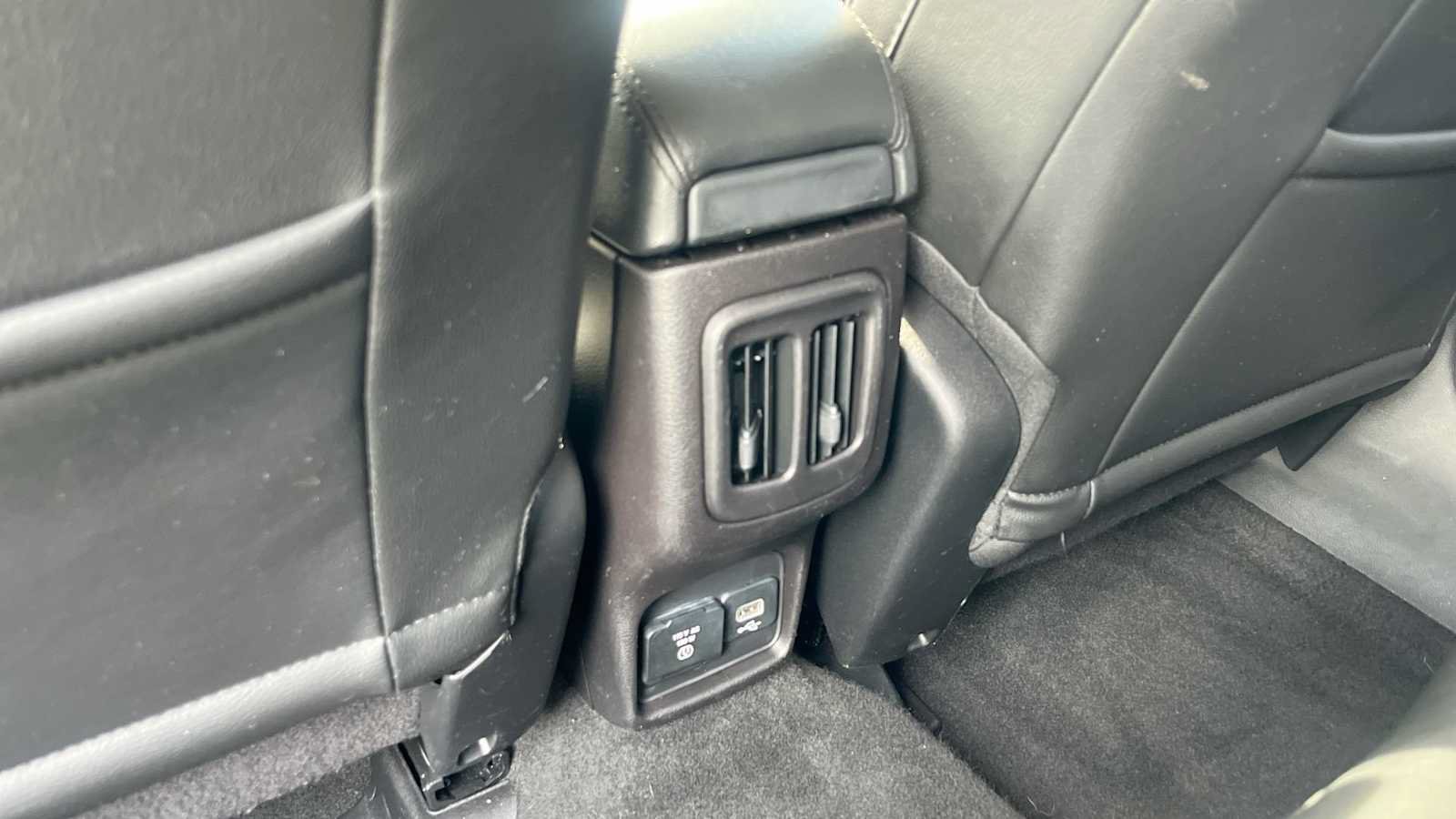 Used 2018 Jeep Compass Latitude w/ Popular Equipment Group FWD image 35
