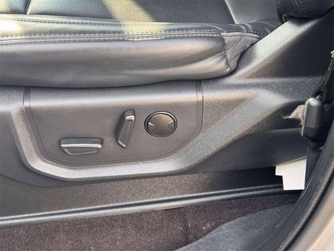 Used 2023 Ford Expedition Max XLT image 16