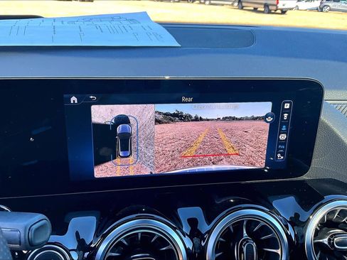 Certified 2025 Mercedes-Benz GLA 250 4MATIC image 10